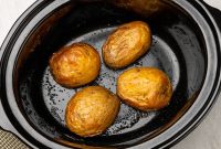 Slow Cooker Baked Jacket Potatoes: Perfectly Fluffy Potatoes