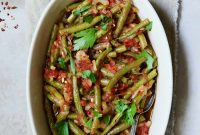 Mediterranean Braised Green Beans with Tomatoes and Garlic