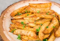 Crispy Oven-Baked Potato Wedges with Garlic and Herbs