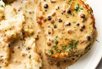 Juicy Pork Chops with Creamy Peppercorn Sauce
