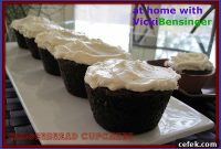 Gingerbread Cupcakes Filled with Pumpkin Pudding and Cream Cheese Frosting