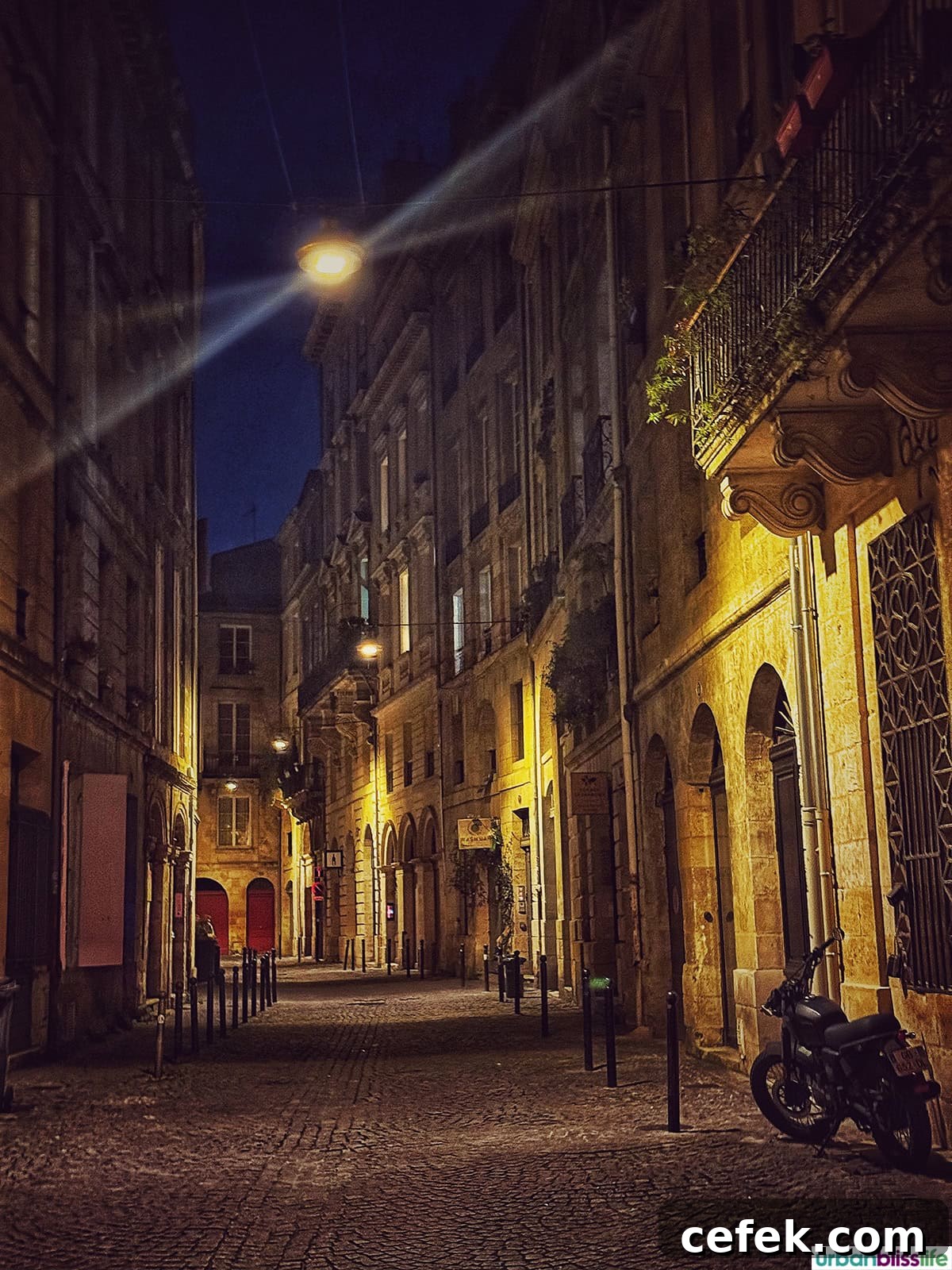 Bordeaux city at night.