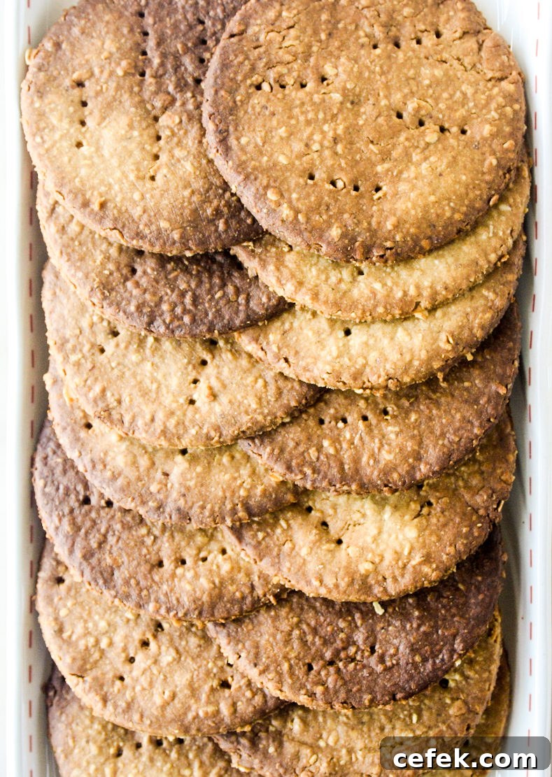 Thin and crispy honey oat crackers without refined sugar