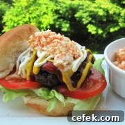 Hamburguesa Colombiana con Ensalada de Repollo, Tomate, Lechuga y Salsas
