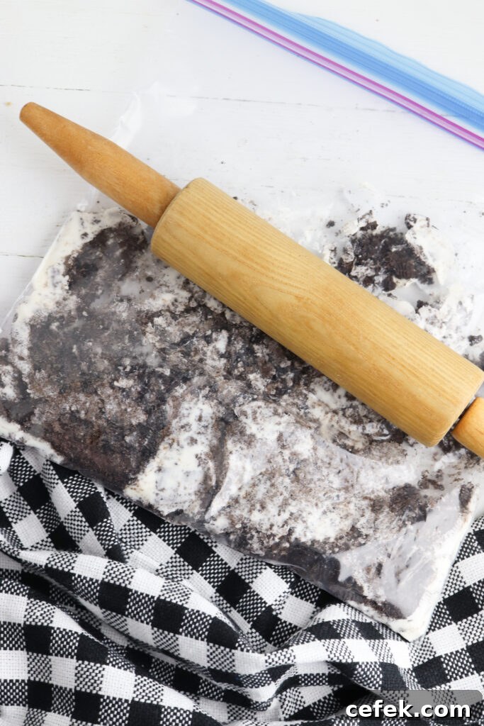frosted Oreo cake
