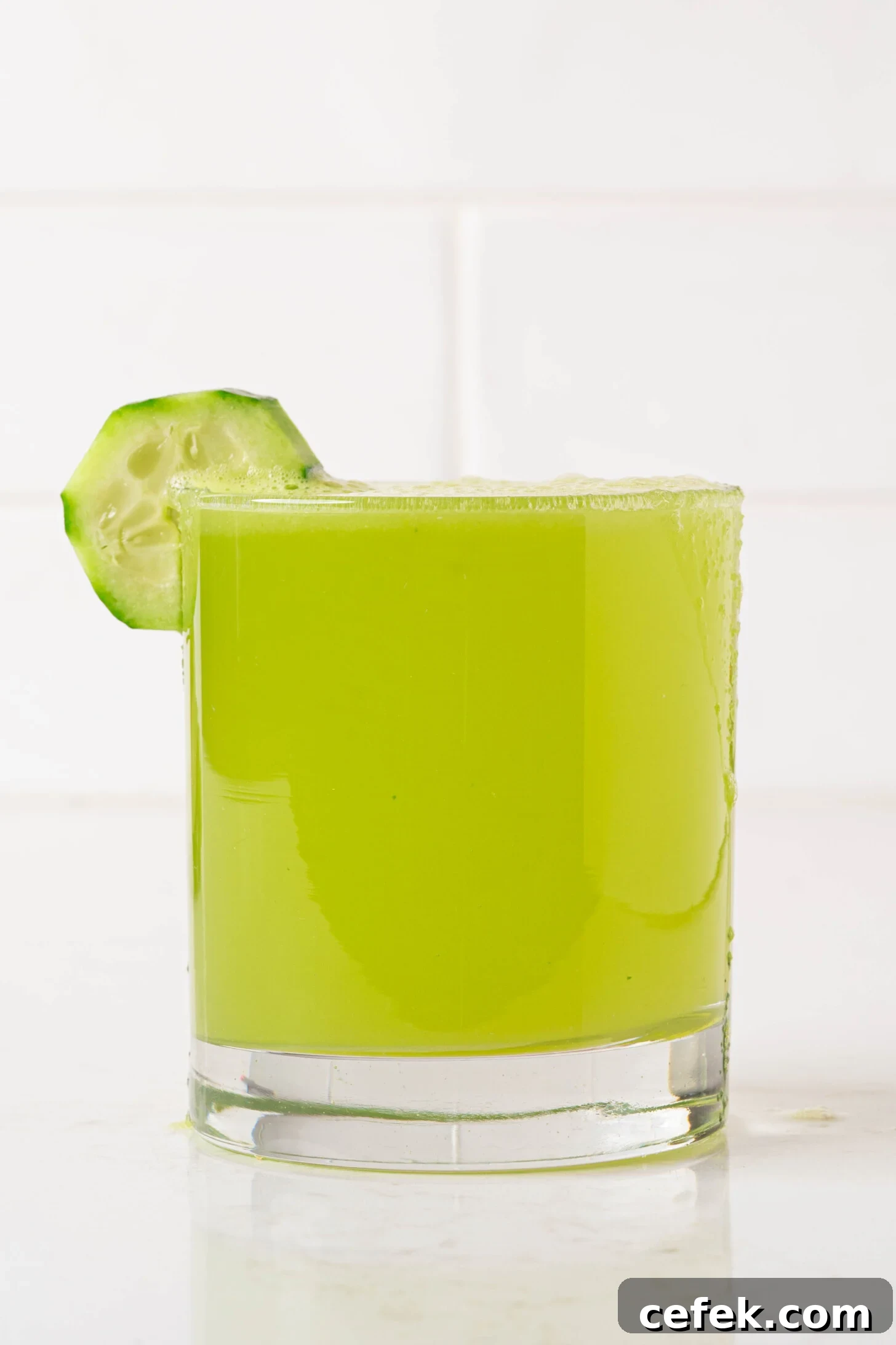 A glass of agua de pepino.