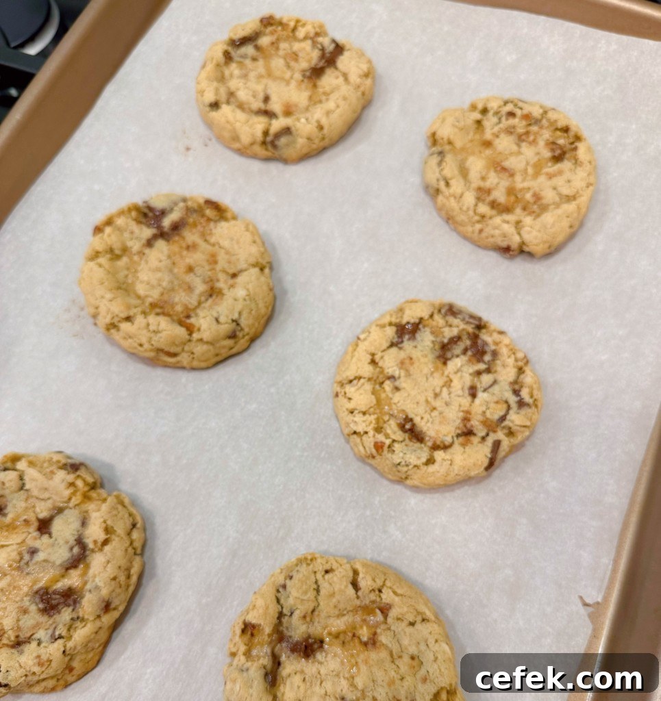 Cookies with centers indented.