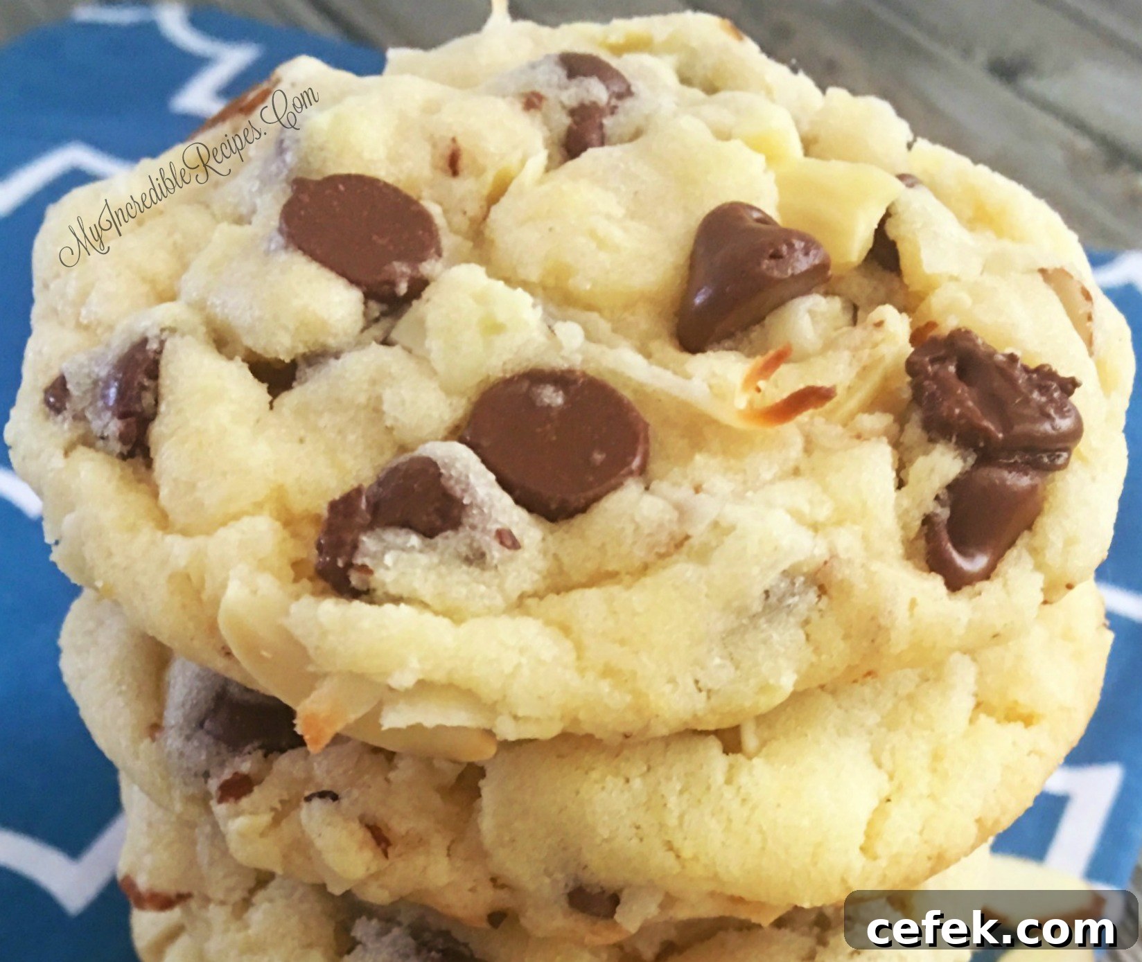 Chewy Almond Joy Cookies with Coconut, Chocolate and Almonds 6 almond4